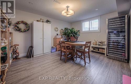 138 Ridgeview Dr, Mapleton, ON - Indoor Photo Showing Dining Room