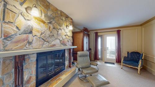 805 29Th Avenue S, Cranbrook, BC - Indoor With Fireplace