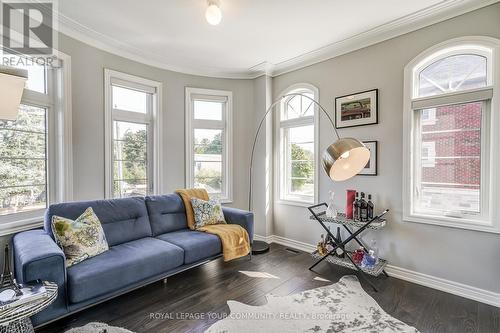 6 Globemaster Lane, Richmond Hill, ON - Indoor Photo Showing Living Room