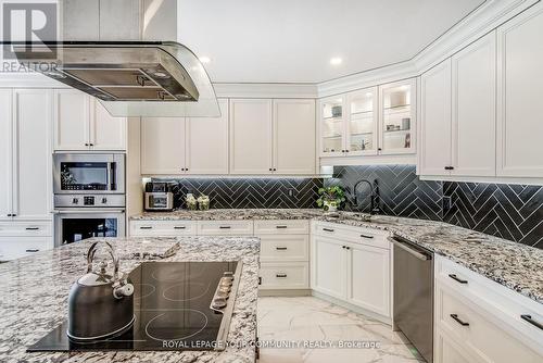 674 Regional Rd 21 Rd, Uxbridge, ON - Indoor Photo Showing Kitchen With Upgraded Kitchen