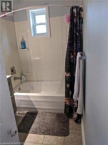 695 Mill Street, Saugeen Shores, ON - Indoor Photo Showing Bathroom