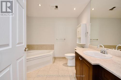 #1304 -37 Ellen St W, Barrie, ON - Indoor Photo Showing Bathroom