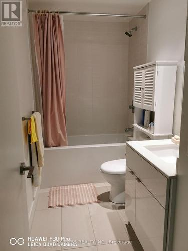 1509 - 7 Grenville Street W, Toronto, ON - Indoor Photo Showing Bathroom
