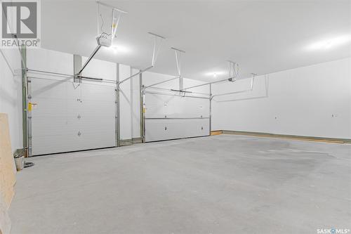4 Peace Bay, Dundurn Rm No. 314, SK - Indoor Photo Showing Garage