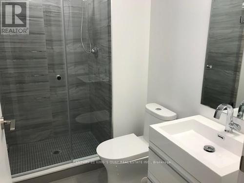 602 - 39 Roehampton Avenue, Toronto, ON - Indoor Photo Showing Bathroom