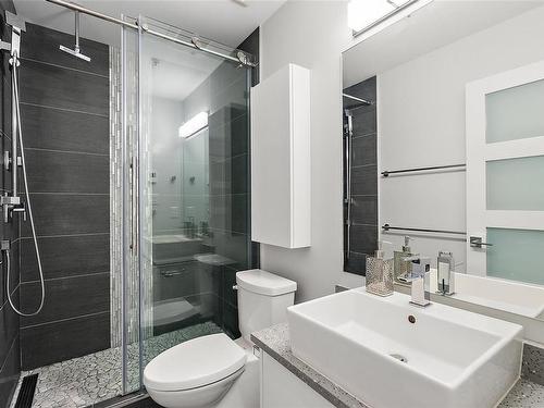 S407-1411 Cook St, Victoria, BC - Indoor Photo Showing Bathroom