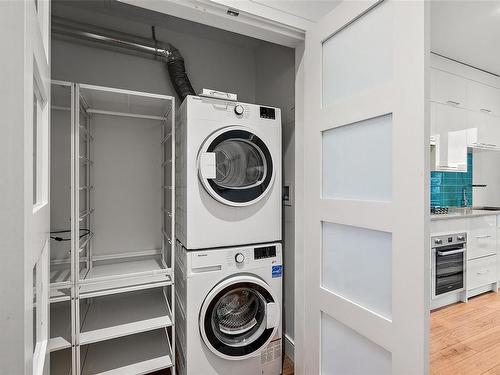 S407-1411 Cook St, Victoria, BC - Indoor Photo Showing Laundry Room