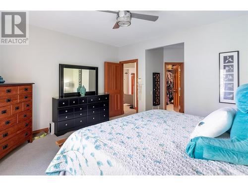 4178 Gallaghers Boulevard S, Kelowna, BC - Indoor Photo Showing Bedroom