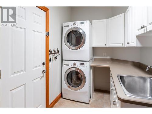 4178 Gallaghers Boulevard S, Kelowna, BC - Indoor Photo Showing Laundry Room