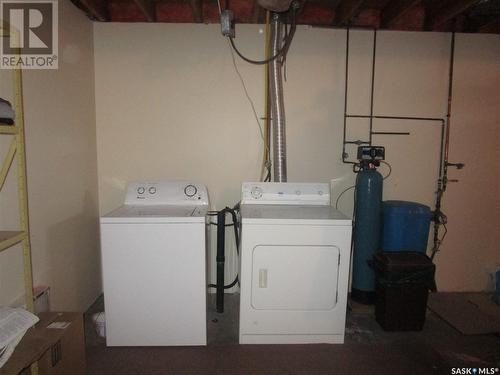 226 Westview Drive, Coronach, SK - Indoor Photo Showing Laundry Room
