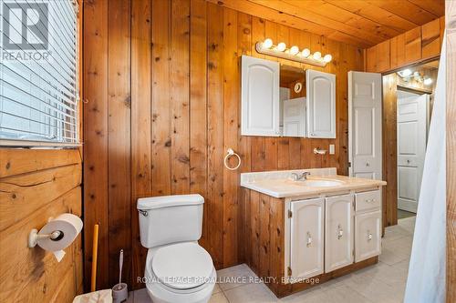55 Charles Rd, Tweed, ON - Indoor Photo Showing Bathroom
