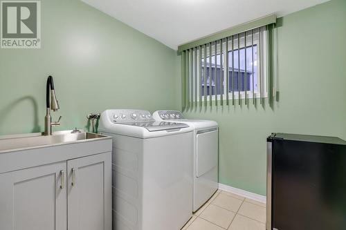 160 Heritage Place, Cornwall, ON - Indoor Photo Showing Laundry Room