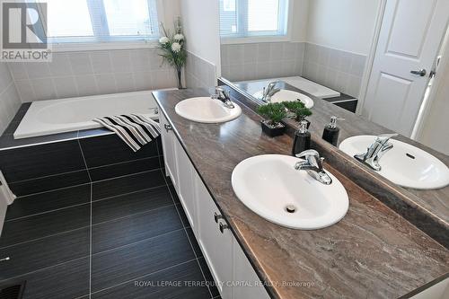 38 Hutton Crescent, Essa, ON - Indoor Photo Showing Bathroom