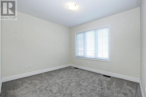 38 Hutton Cres, Essa, ON - Indoor Photo Showing Other Room