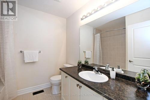 38 Hutton Crescent, Essa, ON - Indoor Photo Showing Bathroom