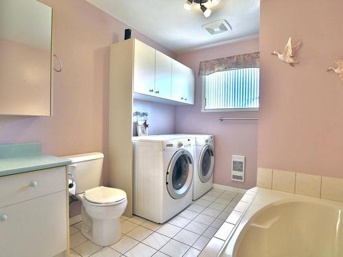 Salle de bains - 295 Rue Chaput, Saint-Pie, QC - Indoor Photo Showing Laundry Room