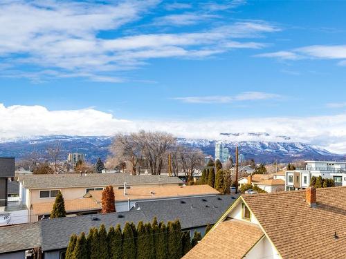 2-1053 Martin Avenue, Kelowna, BC - Outdoor With View