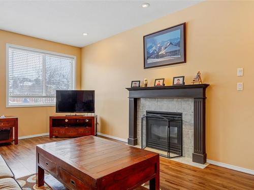 433 Fortress Crescent, Vernon, BC - Indoor Photo Showing Living Room With Fireplace
