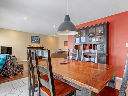433 Fortress Crescent, Vernon, BC - Indoor Photo Showing Dining Room