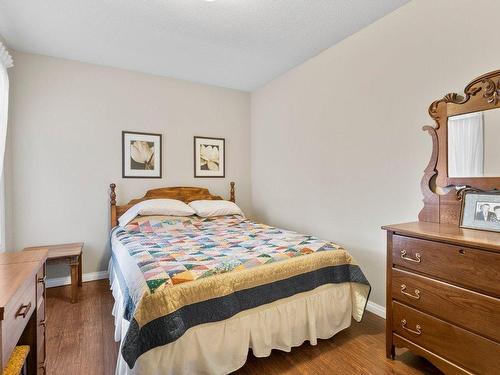 33-1020 Lanfranco Road, Kelowna, BC - Indoor Photo Showing Bedroom