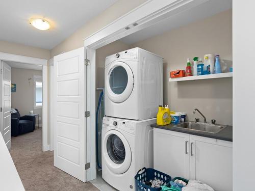 50-3359 Cougar Road, West Kelowna, BC - Indoor Photo Showing Laundry Room