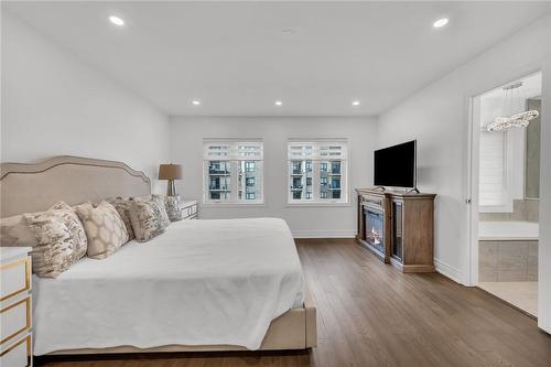 122 Shoreview Place, Stoney Creek, ON - Indoor Photo Showing Bedroom