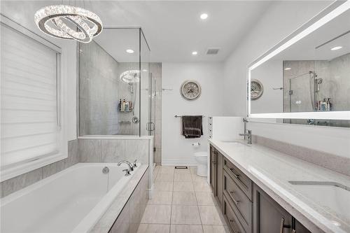 122 Shoreview Place, Stoney Creek, ON - Indoor Photo Showing Bathroom