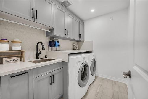 122 Shoreview Place, Stoney Creek, ON - Indoor Photo Showing Laundry Room