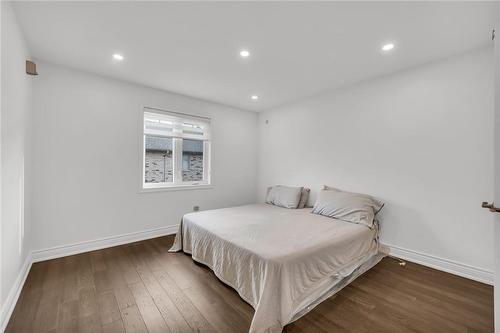 122 Shoreview Place, Stoney Creek, ON - Indoor Photo Showing Bedroom