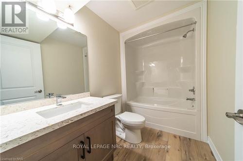 #12 -7138 Parsa St, Niagara Falls, ON - Indoor Photo Showing Bathroom