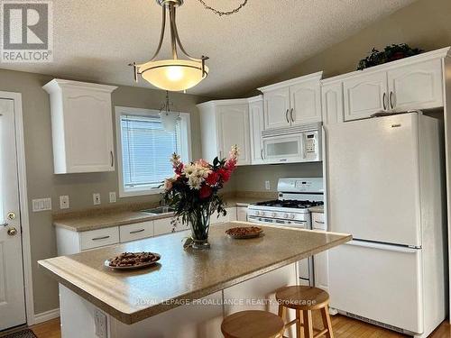 12 Birch St, Greater Napanee, ON - Indoor Photo Showing Kitchen