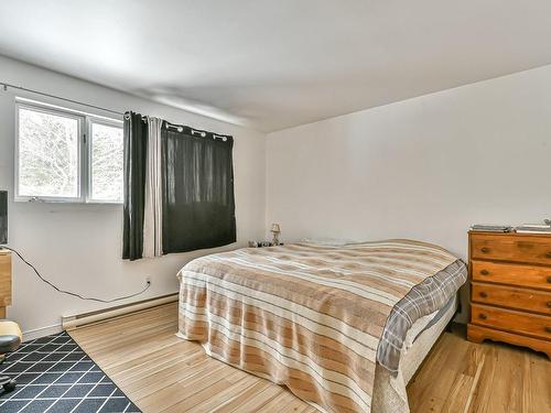 Master bedroom - 14  - 16 Mtée Ferrier, Sainte-Marguerite-Du-Lac-Masson, QC - Indoor Photo Showing Bedroom