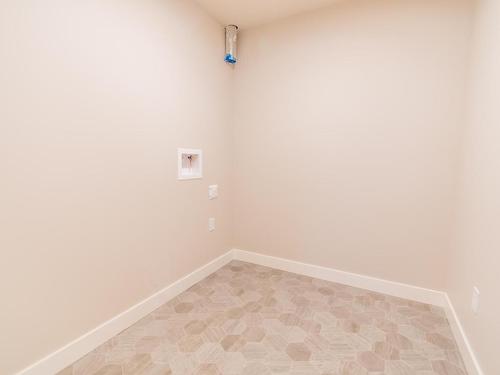 174-8800 Dallas Drive, Kamloops, BC - Indoor Photo Showing Other Room