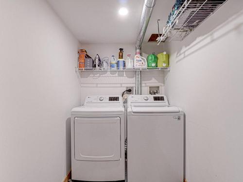 Salle de lavage - 64  - 68 Rue Dubois, Sainte-Thérèse, QC - Indoor Photo Showing Laundry Room