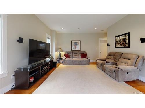 6250 Springlea Rd, Central Saanich, BC - Indoor Photo Showing Living Room