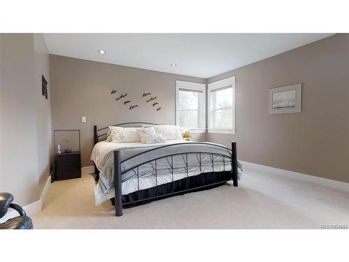 6250 Springlea Rd, Central Saanich, BC - Indoor Photo Showing Bedroom