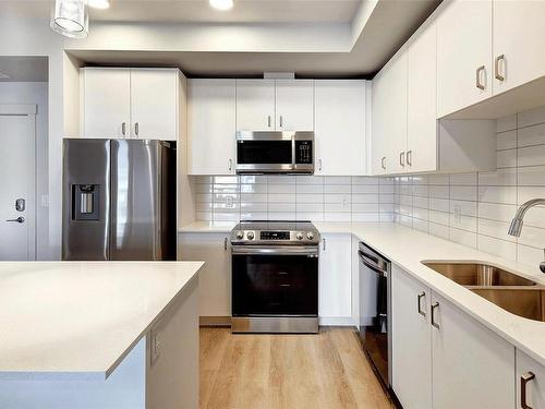 213W-140 Jensen Ave West, Parksville, BC - Indoor Photo Showing Kitchen With Upgraded Kitchen