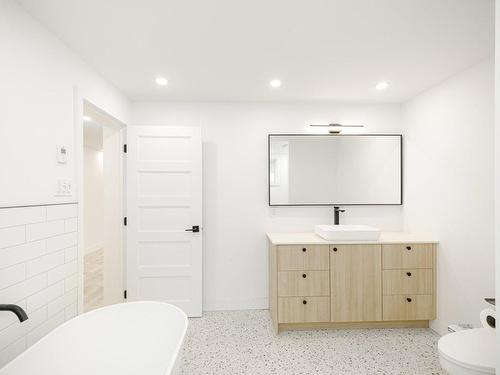 Bathroom - 581  - 583 Rue De Versailles, Blainville, QC - Indoor Photo Showing Bathroom