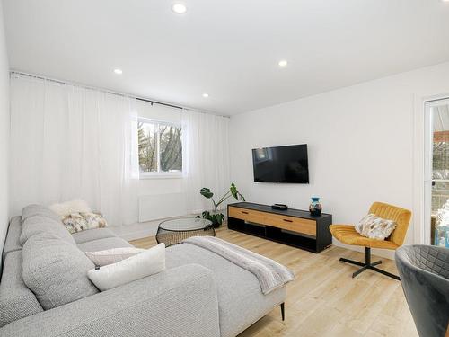 Living room - 581  - 583 Rue De Versailles, Blainville, QC - Indoor Photo Showing Other Room