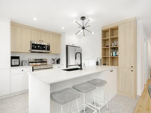 Kitchen - 585  - 587 Rue De Versailles, Blainville, QC - Indoor Photo Showing Kitchen With Upgraded Kitchen