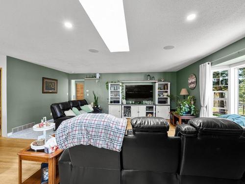 280 Gowan Drive, Logan Lake, BC - Indoor Photo Showing Bedroom
