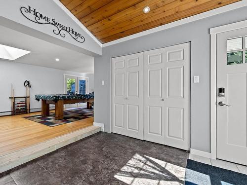 280 Gowan Drive, Logan Lake, BC - Indoor Photo Showing Living Room
