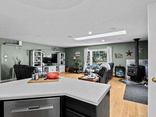 280 Gowan Drive, Logan Lake, BC - Indoor Photo Showing Kitchen