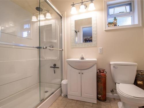 37191 Schooner Way, Pender Island, BC - Indoor Photo Showing Bathroom