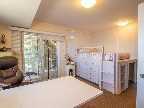 37191 Schooner Way, Pender Island, BC - Indoor Photo Showing Bedroom