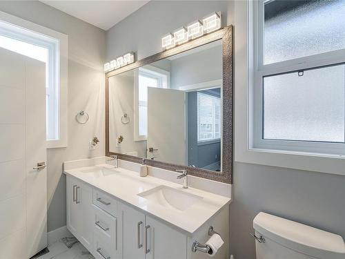 3790 Marjorie Way, Nanaimo, BC - Indoor Photo Showing Bathroom