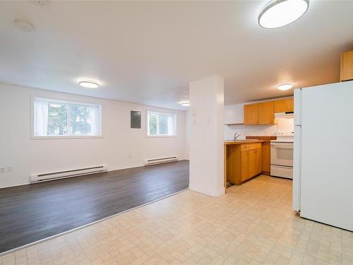 873 St. Andrews St, Nanaimo, BC - Indoor Photo Showing Kitchen