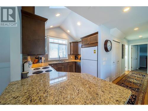 14850 Middlebench Road, Lake Country, BC - Indoor Photo Showing Kitchen With Double Sink