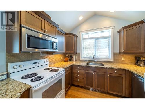 14850 Middlebench Road, Lake Country, BC - Indoor Photo Showing Kitchen