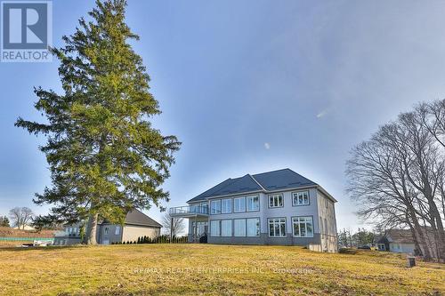 2581 North Service Road, Lincoln, ON - Outdoor